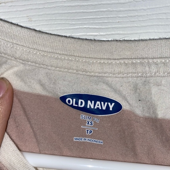 Old Navy T-shirt - Picture 2 of 2